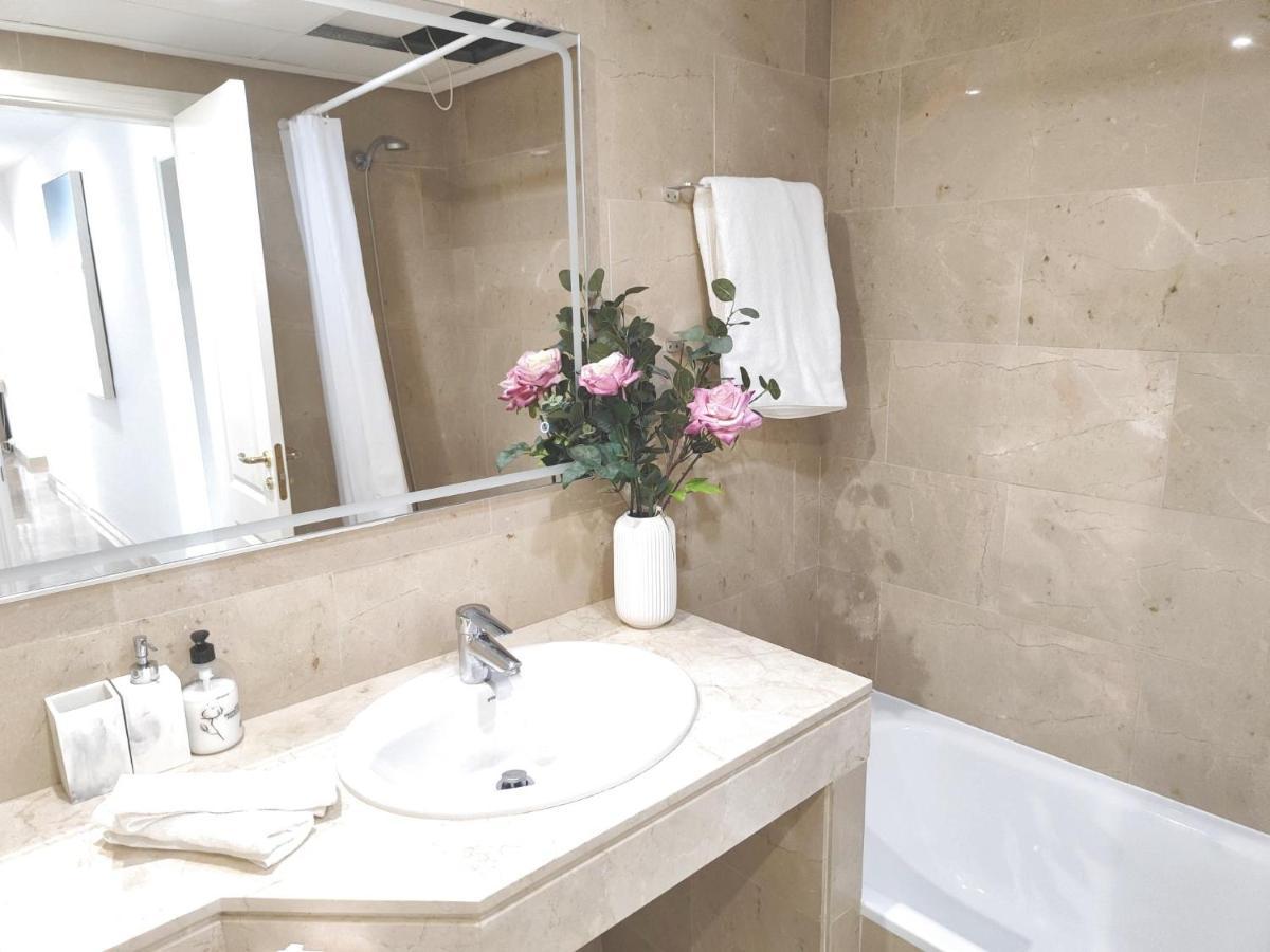 15 First Line Penthouse With Wonderful Seaview Near Duquesa Golf Manilva Andalucia Apartment Екстериор снимка